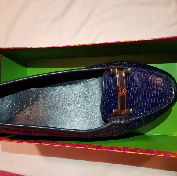 Shoes - Picture 3 of 4